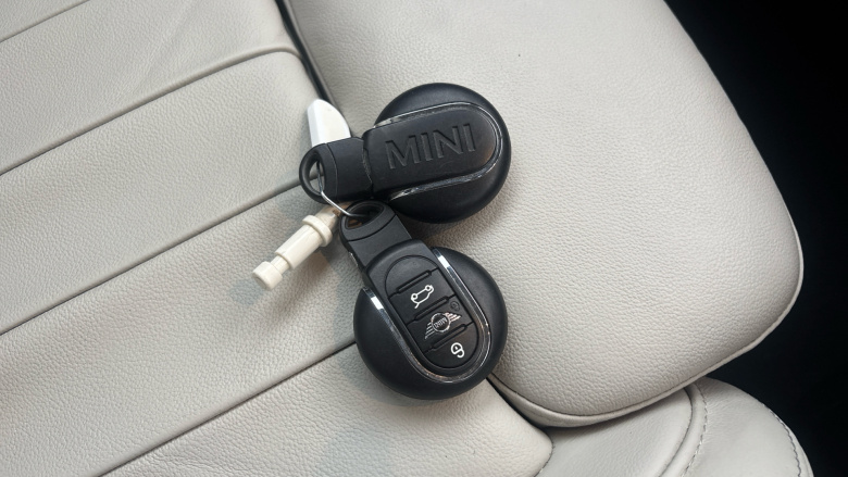 MINI Hatchback 1.5 Cooper Exclusive 5dr Auto Petrol Hatchback